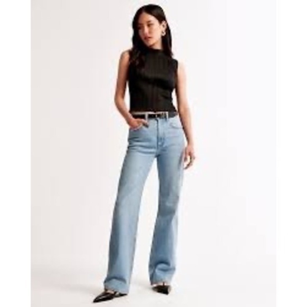 Abercrombie & Fitch The 90s Relaxed Jean High Rise Light Wash Distressed Size 25